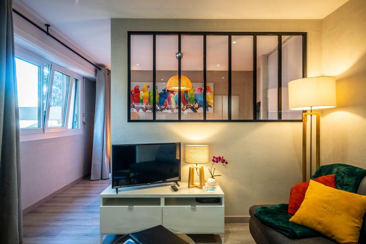 Le Chatelet- Parking Gratuit - Cosy Et Design - A 10 Mn De Geneve Аннемас Экстерьер фото